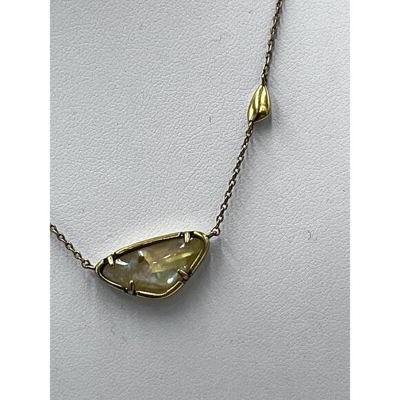 Kendra Scott Margot Vintage Gold Chain And Pendant in White Abalone Necklace - Picture 8 of 16